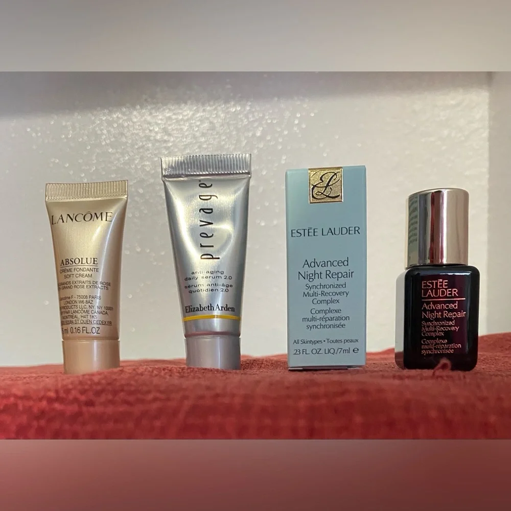 Skincare and Fragrance Mini Set - Picture 3 of 14